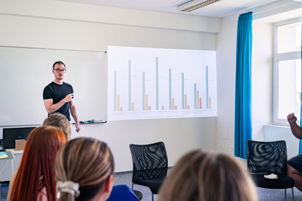 Employer,,Boss,Hiring,Candidate,After,Successful,Job,Interview.,Happy,Customer